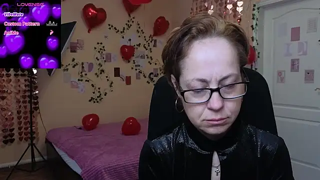 Snapshot of Ronda_Roni chatting on 02-16-26, 05:39 Ronda Roni online show from 02-16-26, 05:39