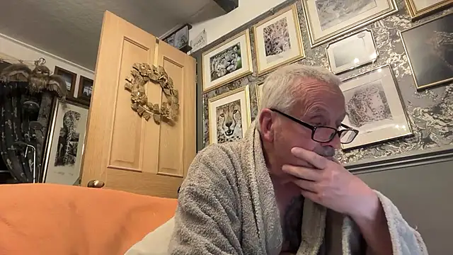 poggles online show from 04-06-26, 08:43