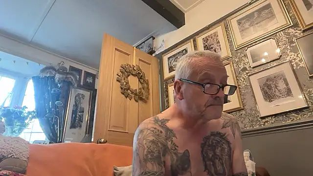 poggles online show from 04-06-26, 06:25