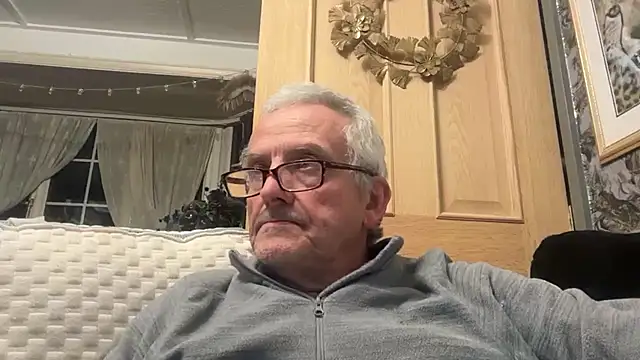 poggles online show from 10-27-25, 10:33