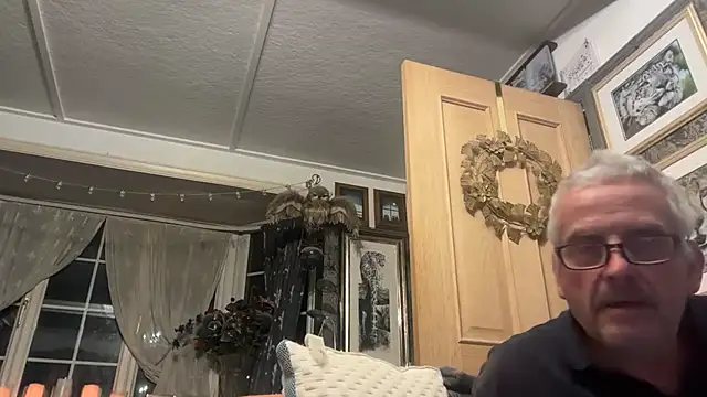 poggles online show from 10-30-25, 09:55