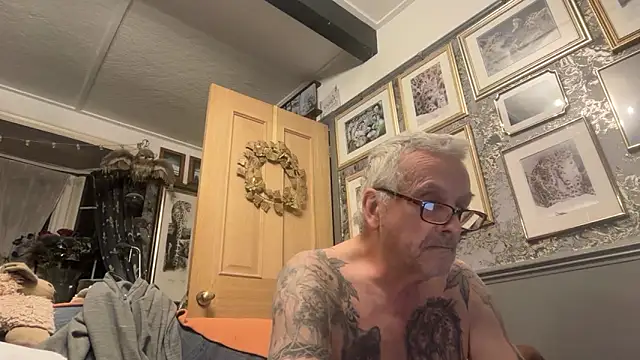 poggles online show from 03-25-26, 10:30