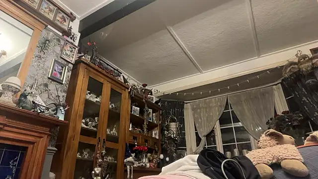 poggles online show from 03-24-26, 08:42