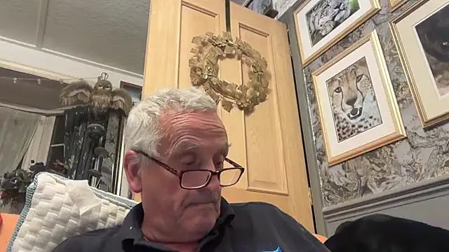 poggles online show from 10-14-25, 08:31