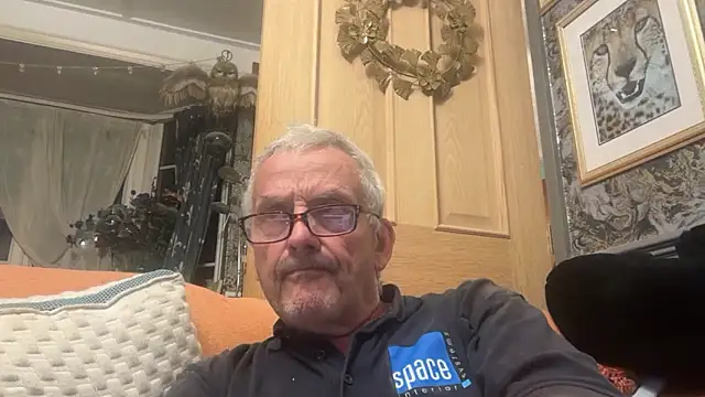 poggles online show from 10-28-25, 09:36