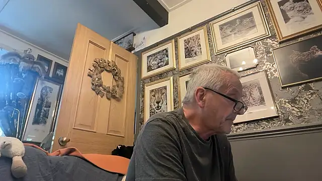 poggles online show from 04-03-26, 07:48