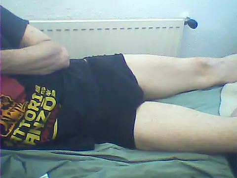 Snapshot of rimbaud77 chatting on 09-12-25, 01:33 rimbaud77 online show from 09-12-25, 01:33