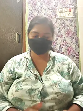 Liyaa 24 online show from 03-21-26, 04:44