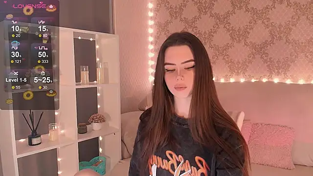 Snapshot of HolyMiax chatting on 02-16-26, 03:49 HolyMiax online show from 02-16-26, 03:49