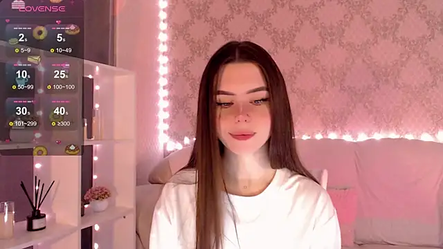 Snapshot of HolyMiax chatting on 10-12-25, 03:30 HolyMiax online show from 10-12-25, 03:30