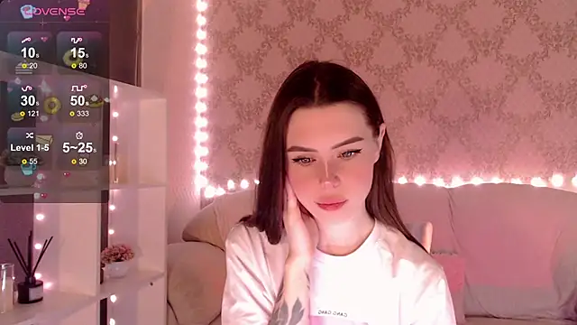 Snapshot of HolyMiax chatting on 10-22-25, 03:39 HolyMiax online show from 10-22-25, 03:39