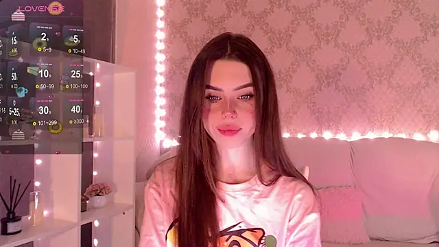 Snapshot of HolyMiax chatting on 10-23-25, 03:49 HolyMiax online show from 10-23-25, 03:49