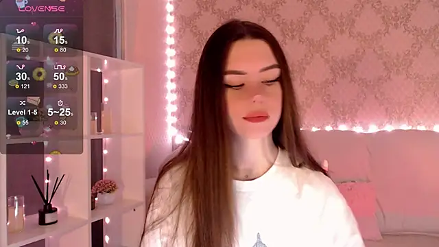 Snapshot of HolyMiax chatting on 09-18-25, 03:42 HolyMiax online show from 09-18-25, 03:42