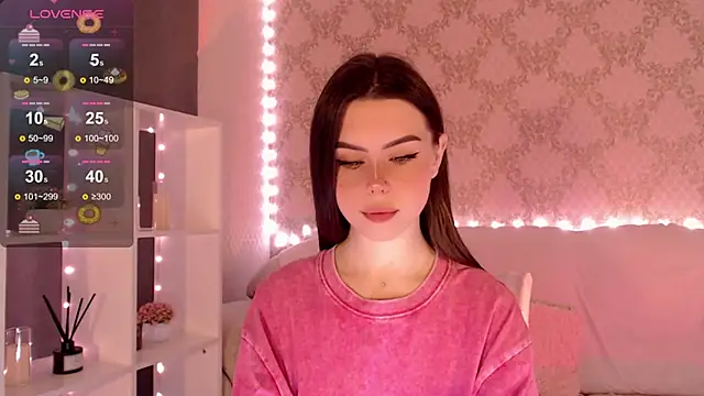 Snapshot of HolyMiax chatting on 09-22-25, 03:23 HolyMiax online show from 09-22-25, 03:23