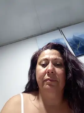 Snapshot of EmmaJhomson chatting on 06-12-26, 12:52 EmmaJhomson online show from 06-12-26, 12:52