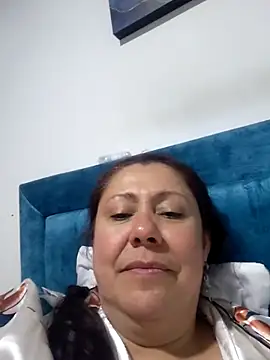Snapshot of EmmaJhomson chatting on 06-18-26, 01:15 EmmaJhomson online show from 06-18-26, 01:15