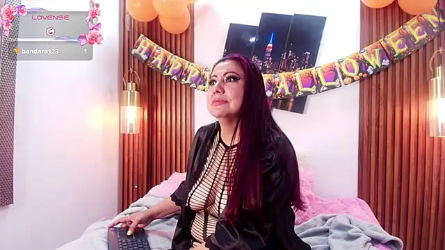 EmmaJhomson online show from 10-12-25, 09:43
