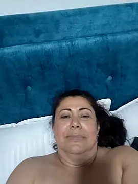 Snapshot of EmmaJhomson chatting on 06-17-26, 01:05 EmmaJhomson online show from 06-17-26, 01:05