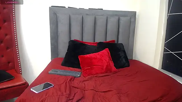 EmmaJhomson online show from 12-05-25, 08:17