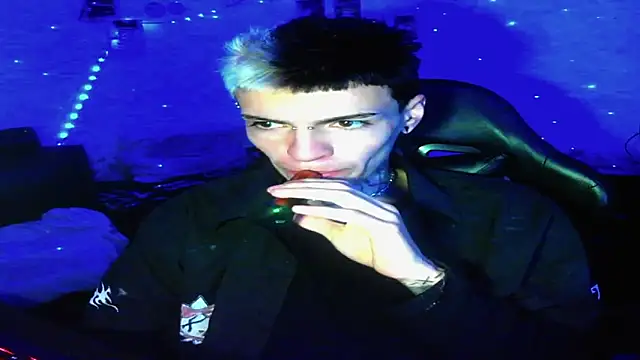 Snapshot of prince_x_dark chatting on 07-17-26, 08:44 prince x dark online show from 07-17-26, 08:44