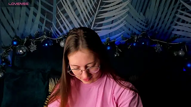 ChristyCrayme online show from 12-18-25, 10:13