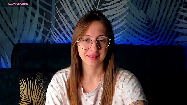 ChristyCrayme online show from 10-12-25, 11:39