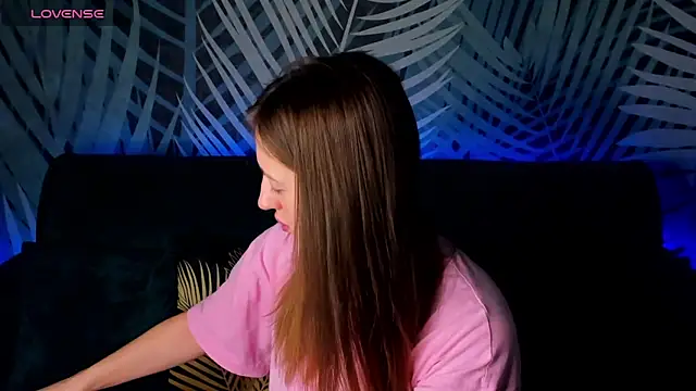 ChristyCrayme online show from 12-16-25, 10:03