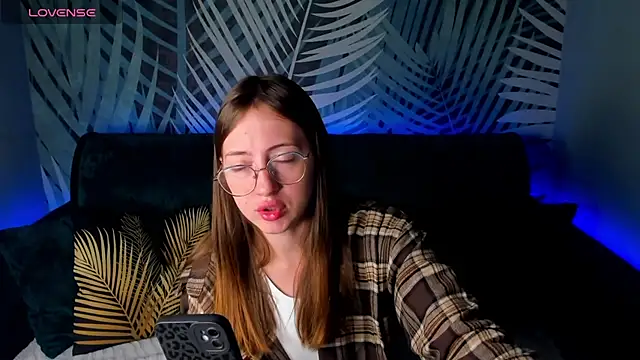 ChristyCrayme online show from 10-02-25, 10:02