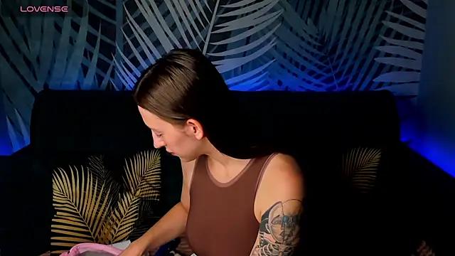 ChristyCrayme online show from 09-10-25, 10:20