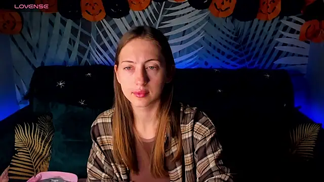 ChristyCrayme online show from 10-21-25, 10:09