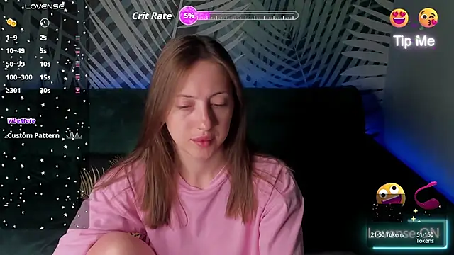 Snapshot of ChristyCrayme chatting on 06-20-26, 10:04 ChristyCrayme online show from 06-20-26, 10:04