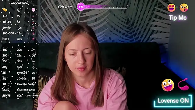 Snapshot of ChristyCrayme chatting on 06-27-26, 10:16 ChristyCrayme online show from 06-27-26, 10:16