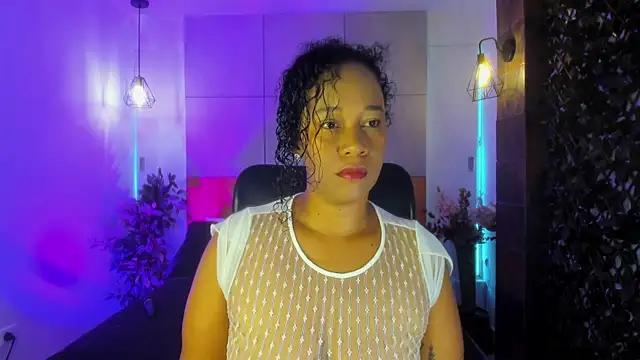 Snapshot of EbonyHorrny chatting on 07-21-26, 11:44 EbonyHorrny online show from 07-21-26, 11:44