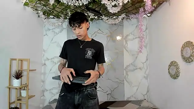 Bastian boyshot77 online show from 05-10-26, 07:16