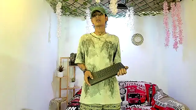 Snapshot of Bastian_boyshot77 chatting on 02-19-26, 07:11 Bastian boyshot77 online show from 02-19-26, 07:11