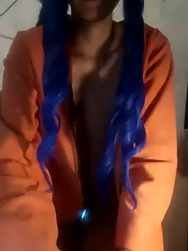 Snapshot of famousfox-69 chatting on 09-22-25, 05:13 famousfox-69 online show from 09-22-25, 05:13