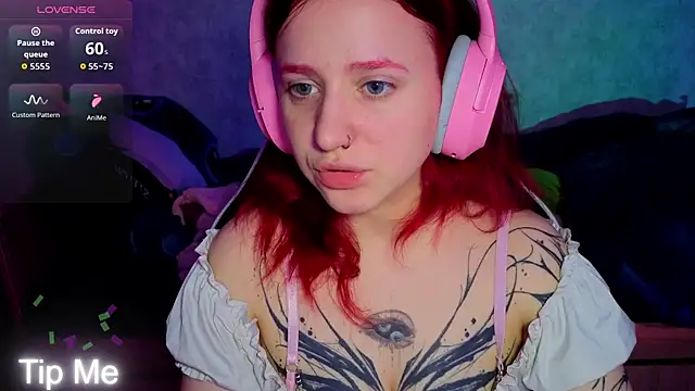 Snapshot of Mini_Lady1 chatting on 06-25-26, 04:45 Mini Lady1 online show from 06-25-26, 04:45