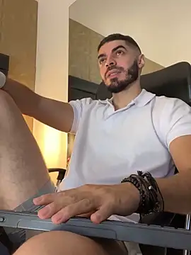 AxelThompson  online show from 10-03-25, 12:06