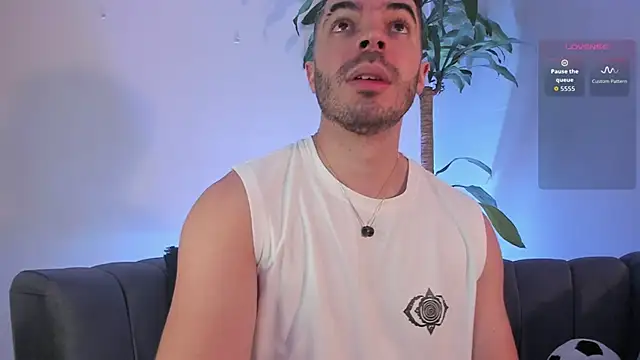 AxelThompson  online show from 01-11-26, 12:12