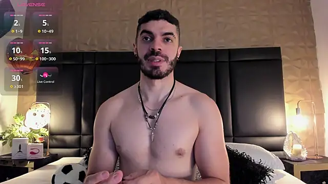 AxelThompson  online show from 10-31-25, 12:13