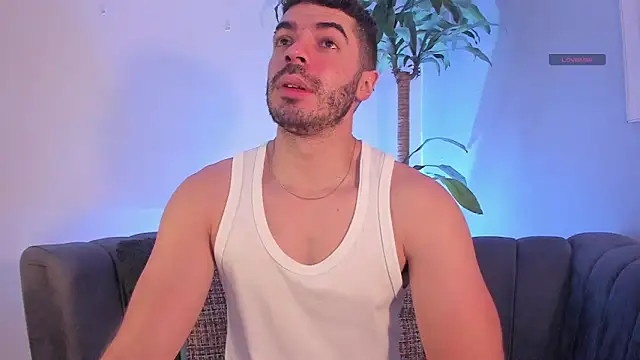 AxelThompson  online show from 01-08-26, 11:38