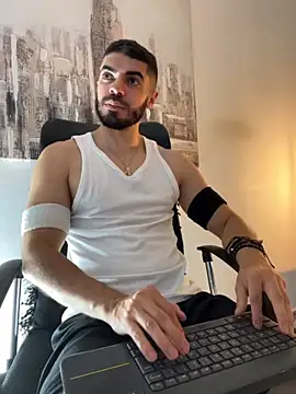 AxelThompson  online show from 10-04-25, 11:01