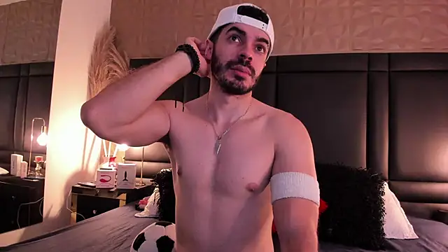 AxelThompson  online show from 11-19-25, 11:21