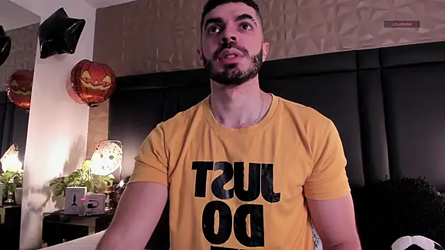 AxelThompson  online show from 10-28-25, 12:04