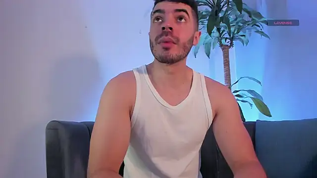 AxelThompson  online show from 01-13-26, 01:37