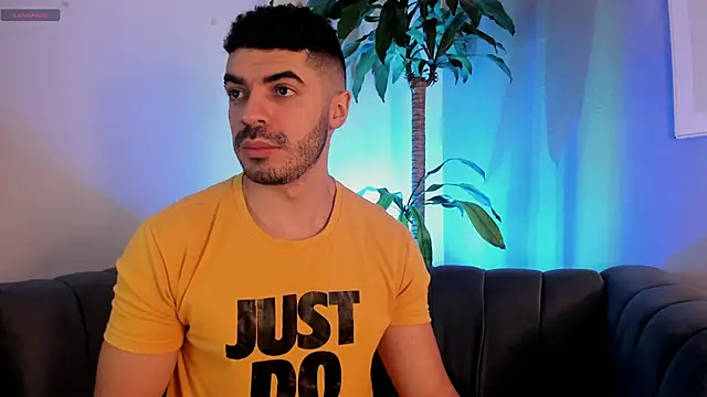 AxelThompson  online show from 12-14-25, 11:05