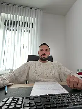 Snapshot of yourdreamboy17 chatting on 06-15-26, 08:47 yourdreamboy17 online show from 06-15-26, 08:47