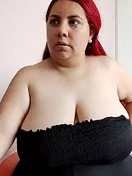 Snapshot of AmbeerRed chatting on 10-24-25, 04:06 AmbeerRed online show from 10-24-25, 04:06