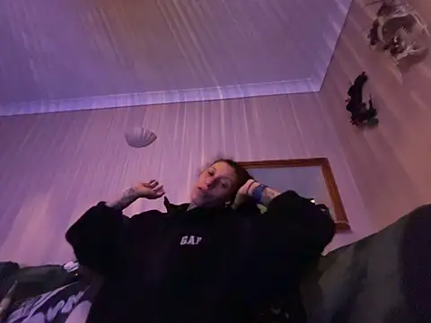 DarkAngelz1 online show from 05-18-26, 11:42
