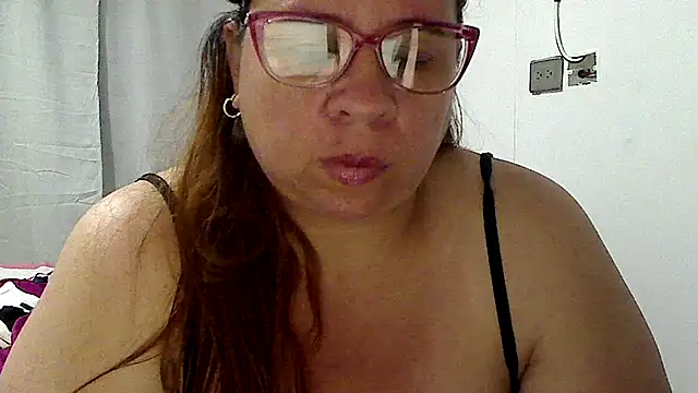 Snapshot of luciana69hot chatting on 06-16-26, 02:06 luciana69hot online show from 06-16-26, 02:06